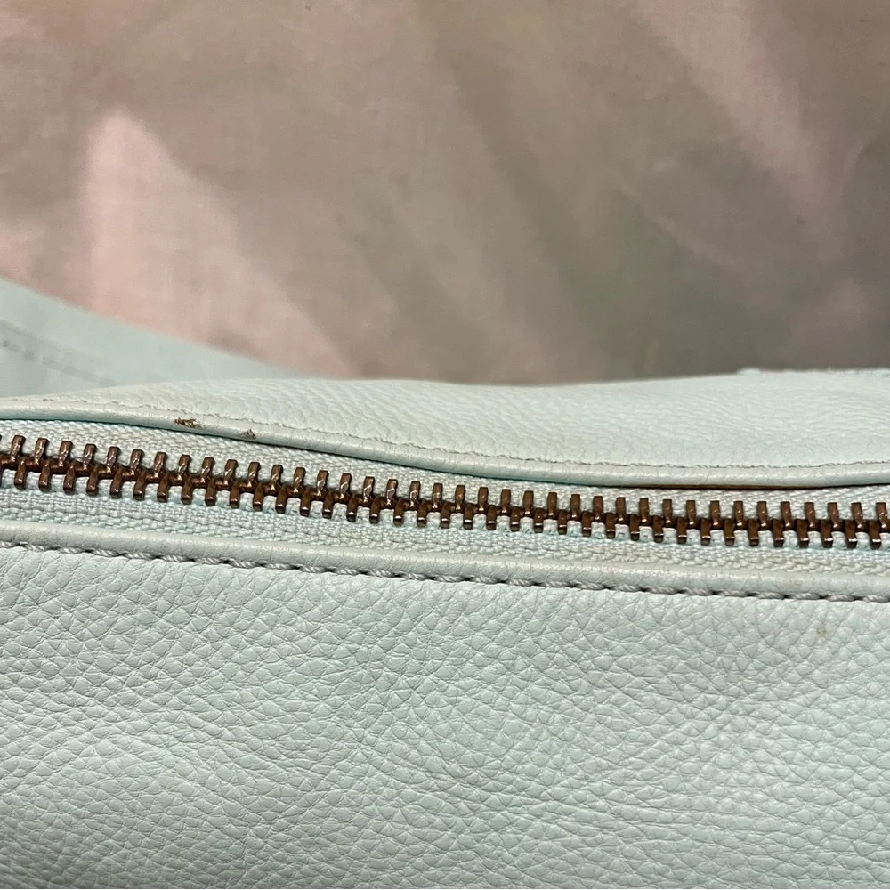 RARE JUICY Vintage Y2K Baby Powder Light Blue Small Leather Logo Barrel Bag - Picture 8 of 12